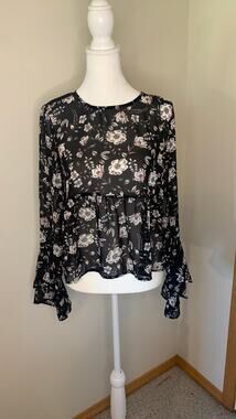 Aeropostale Floral Crop Blouse Size S